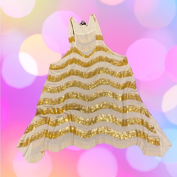 Bebe stylin tank top-bundle and save big! Colour not so gold in real life. - Picture 1 of 5